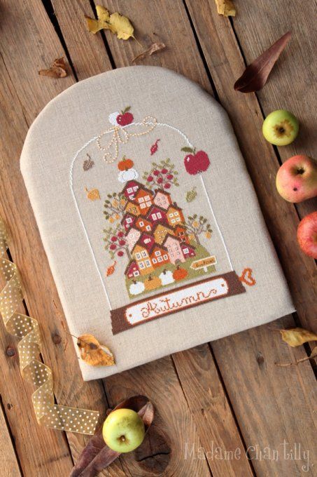 Mme Chantilly Autumn Carillon