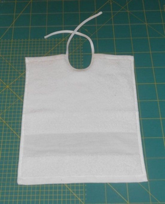 Bavoir à broder blanc