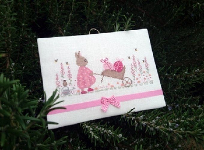 CE0188 Perline et la chasse aux oeufs