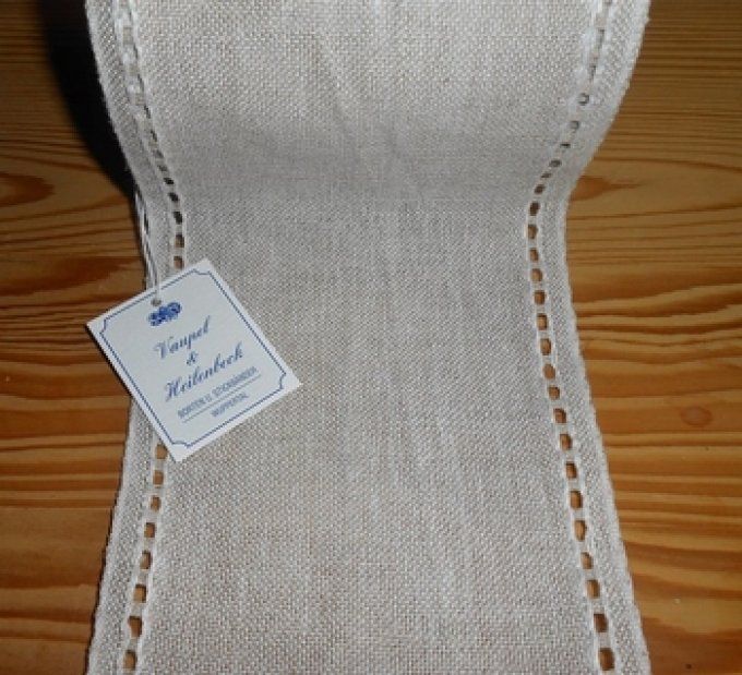 Bande à broder Vaupel Lisière Ajourée coloris Mix 8cm par 50 cm