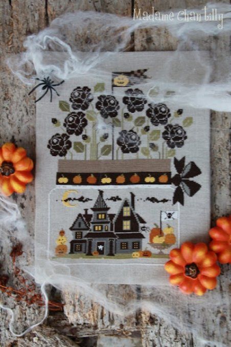 Mme Chantilly Halloween in a Jar